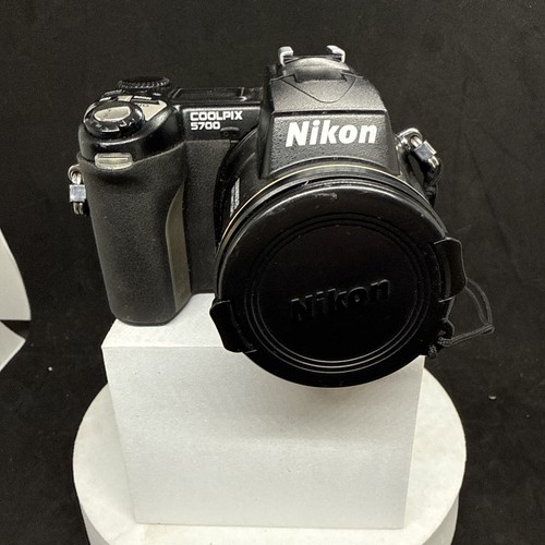 Nikon coolpix 5700 - nero, 5,0