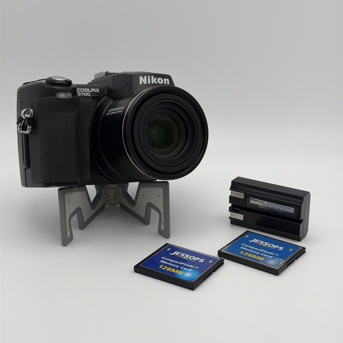 Nikon coolpix 5700 - nikon,