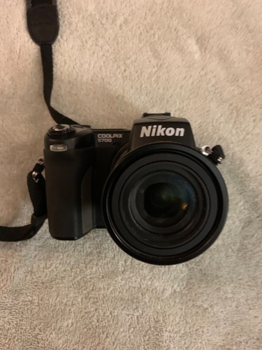 Nikon coolpix 5700 5mp - nikon,