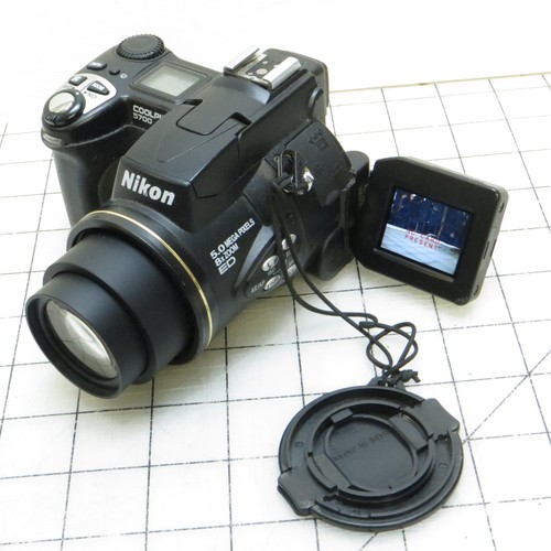 Nikon coolpix 5700 8x - coolpix,