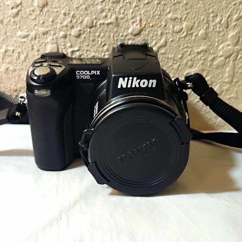 Nikon coolpix 5700 - nikon,